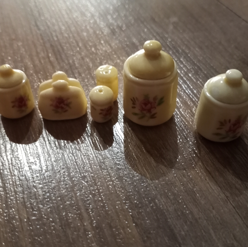 Doll house kitchen set